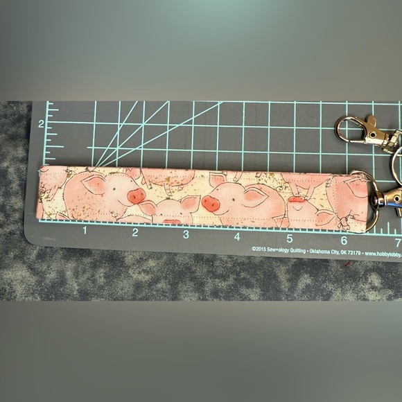 Pink Pig Pattern Wristlet/ Coin Purse - Picture 3 of 4